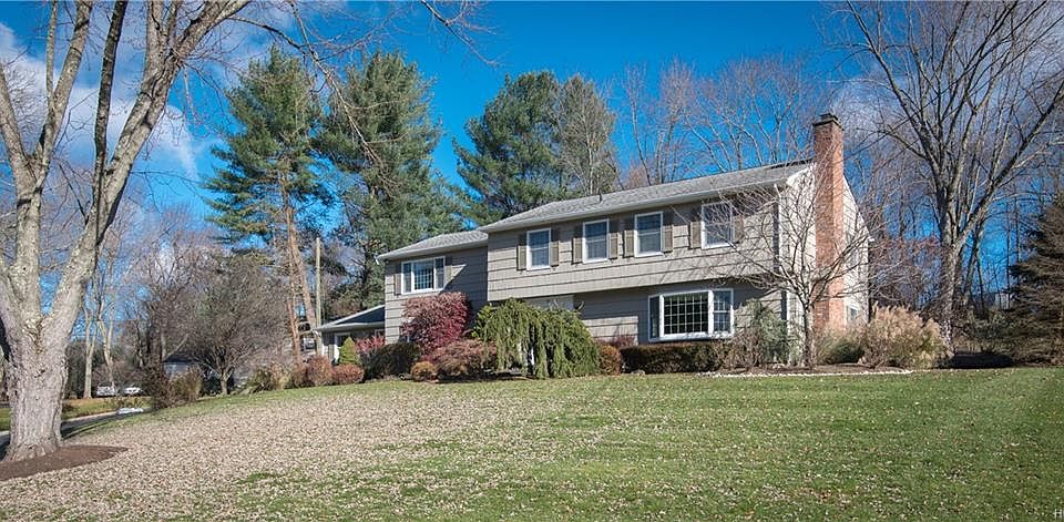 1st image of 92 Robinhood Ln