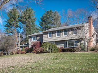 92 Robinhood Ln, New City, NY 10956