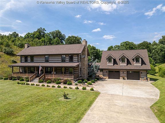 3rd image of 8 Abby Ln