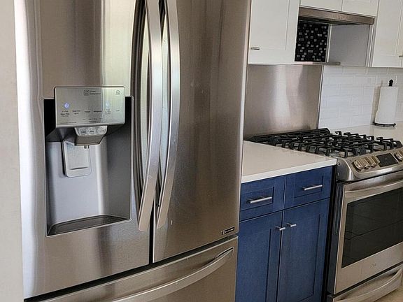 4th image of 49030 N 26TH Avenue