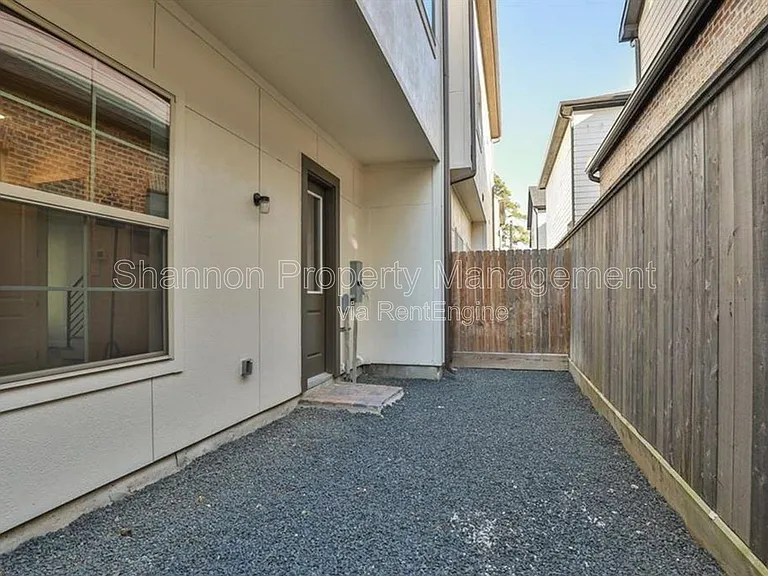 10915 Brookeshire Chase Ln — Photo 9