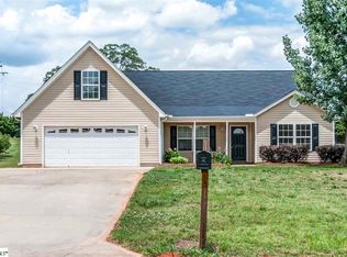 327 Shadowfield Acres Dr, Duncan, SC 29334