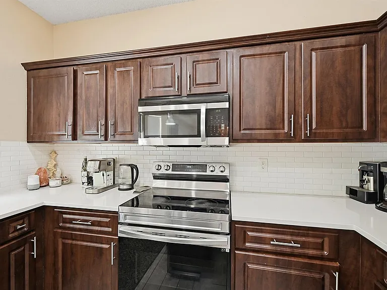 15073 Oak Chase Ct — Photo 10