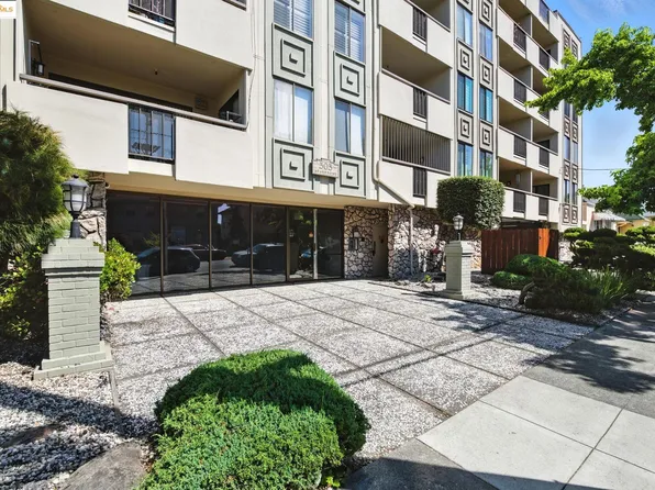 303 Adams St APT 207, Oakland, CA 94610