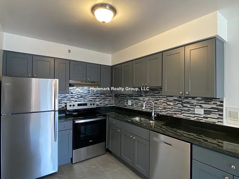 1653 Oakwood Ave #2FS — Photo 1