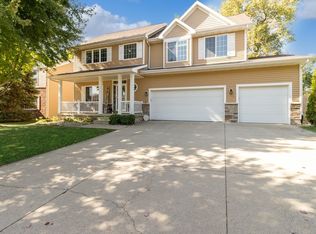 3446 Village Run Dr, Des Moines, IA 50317