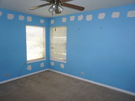 4th image of 4627 Newcome Dr