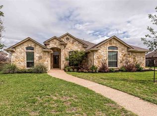 305 Silver Spur Trl, Mc Gregor, TX 76657