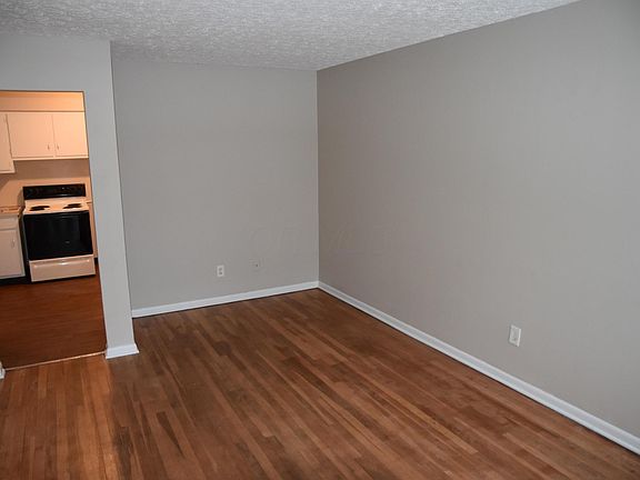 2nd image of 1178 Sanborn Pl APT B
