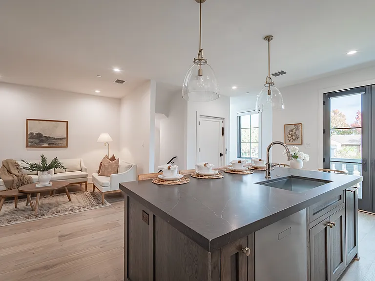4525 Emerson Ave #3L — Photo 8