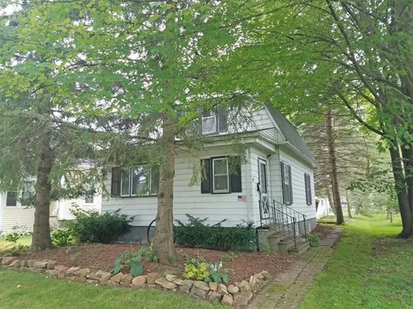 810 S Vine Ave, Marshfield, WI 54449
