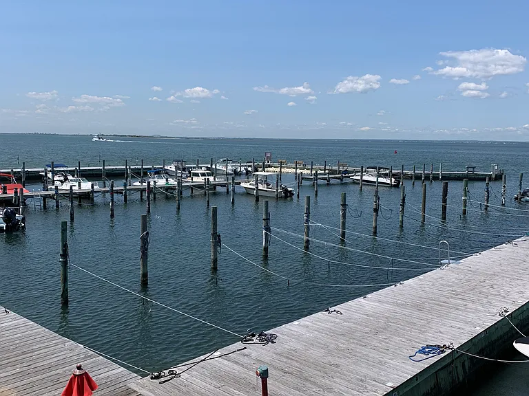 Bay Walk — Photo 8