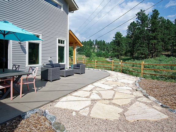 Cobble stone pathway around house
