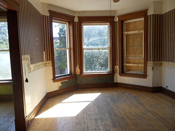 4th image of 1638 N Karlov Ave