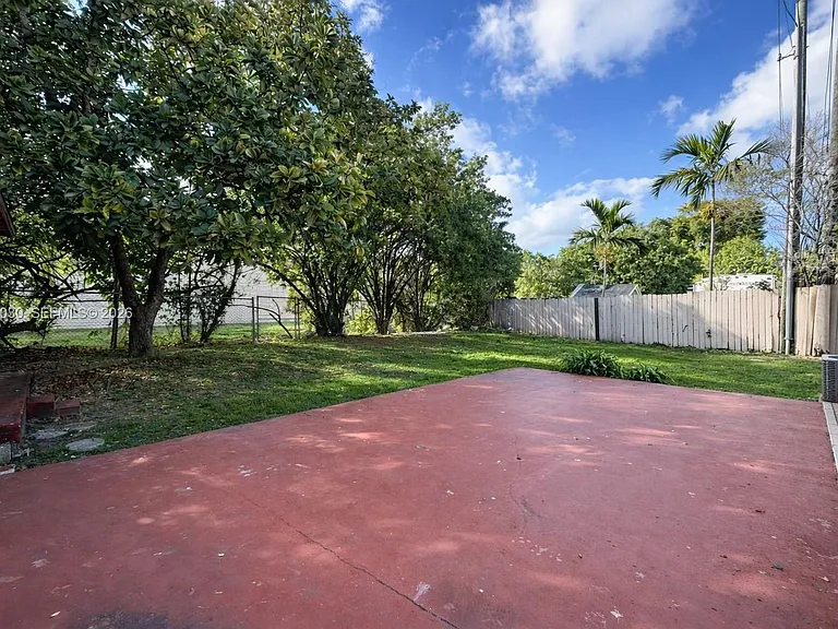 550 SW 115th Ave #310F — Photo 9