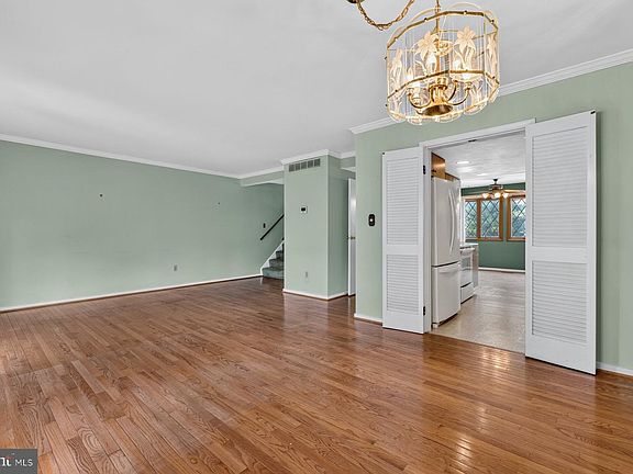 4th image of 5614 Thicket Ln