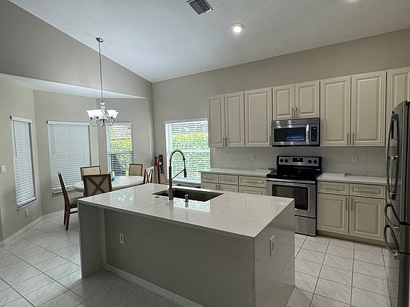 5th image of 6857 Superior Street Cir