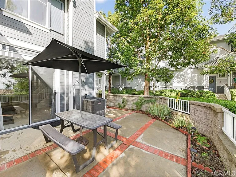 32 Carlsbad Ln — Photo 17