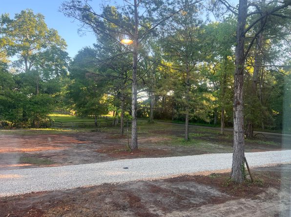 912 Yarborough Loop