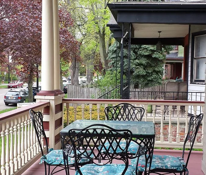 414 Porter Ave #2 — Photo 2