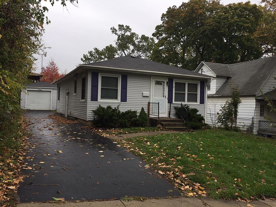 2nd image of 641 Lydia St NE