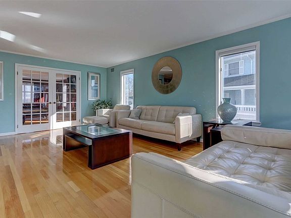 2nd image of 435 Doris Ave