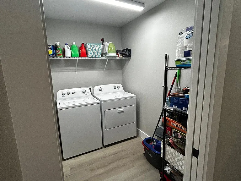 1403 Wilson Ave — Photo 8