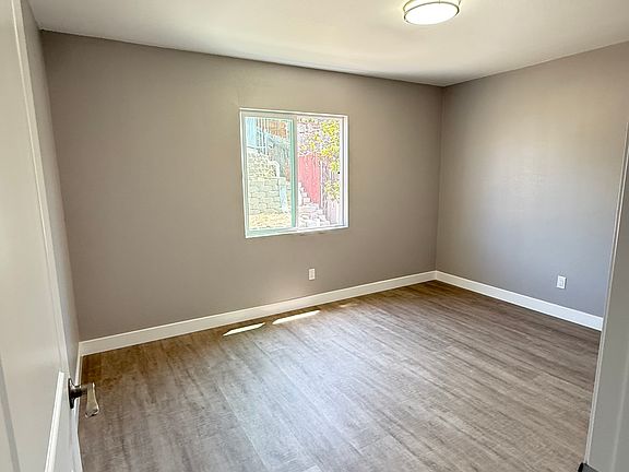 4th image of 2423 Balboa Vista Dr #1