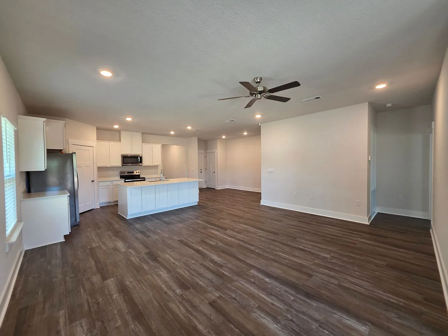 Beautiful 5BR/3BA Home in Milton — Photo 4