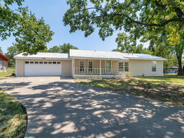 108 N 6th St, Celeste, TX 75423