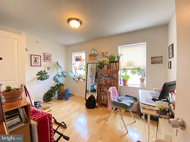 2031 E Susquehanna Ave #3 — Photo 5