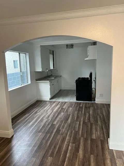 2 bed, 660 sqft, $2,300 — Photo 3