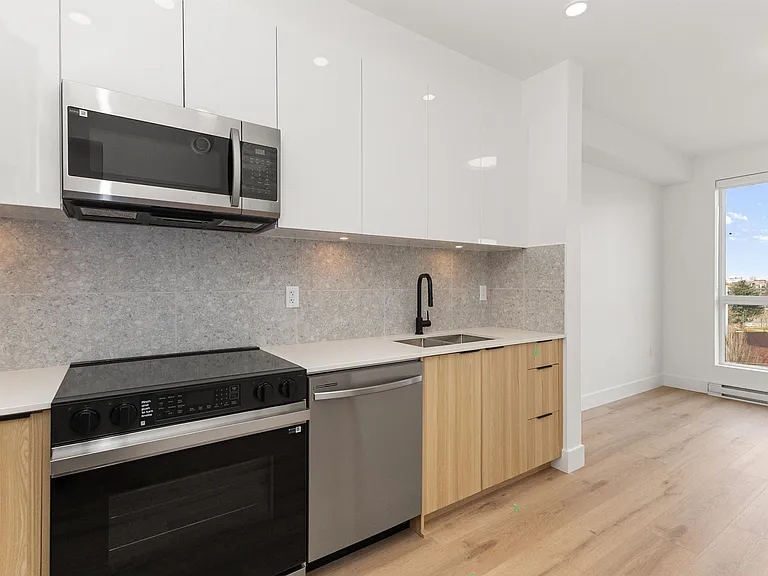 20769 Fraser Hwy #614 — Photo 12