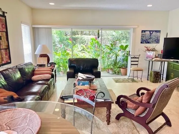 4619 Palmbrooke Cir, West Palm Beach, FL 33417