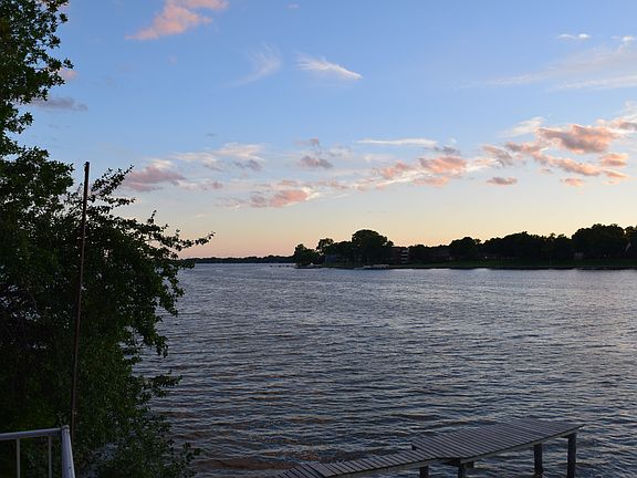 2nd image of 1750 Lakeshore Dr