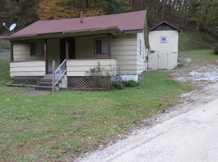 1718 1/2 Sugar Creek Dr, Charleston, WV 25387