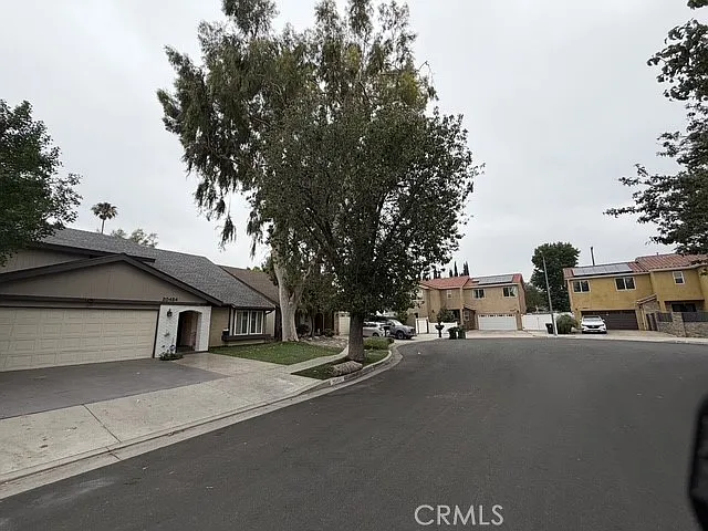 20454 Elkwood St — Photo 2