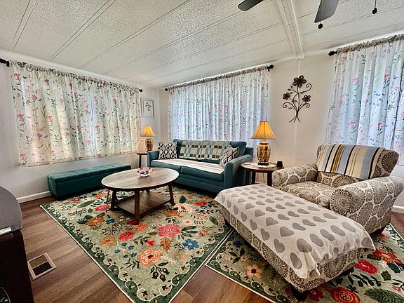 2nd image of 4455 Meadow View Drive