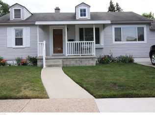928 E Brickley Ave, Hazel Park, MI