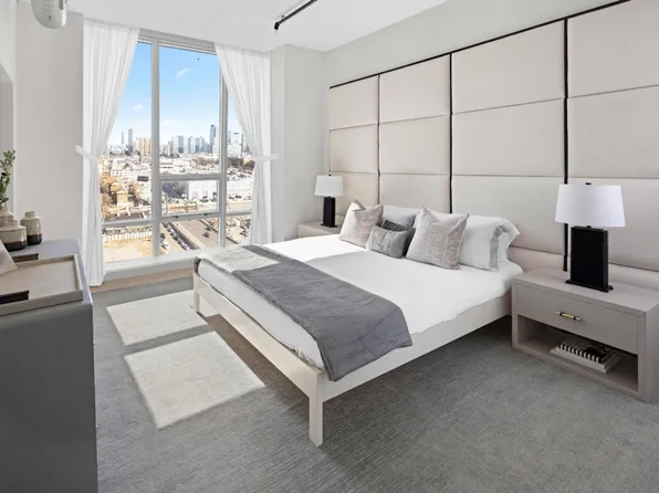 315 15th Street image 2 of 17