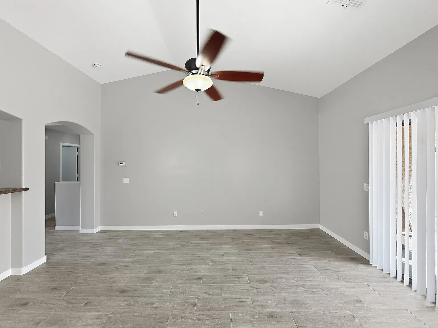 3 bed, 1308 sqft, $1,895 — Photo 4