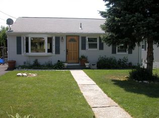 44 Pine Grove St, Springfield, MA 01119