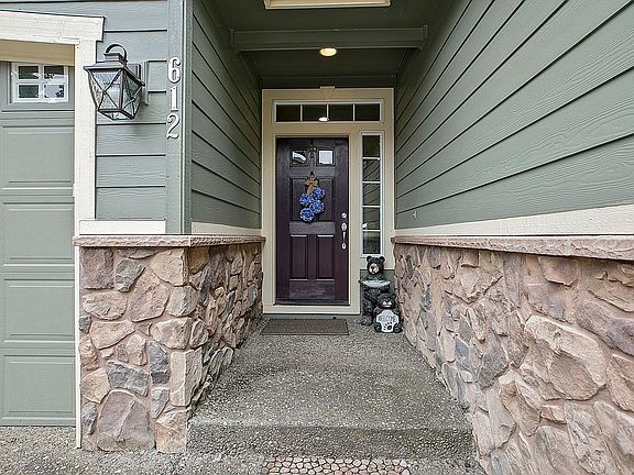 4th image of 612 N U St