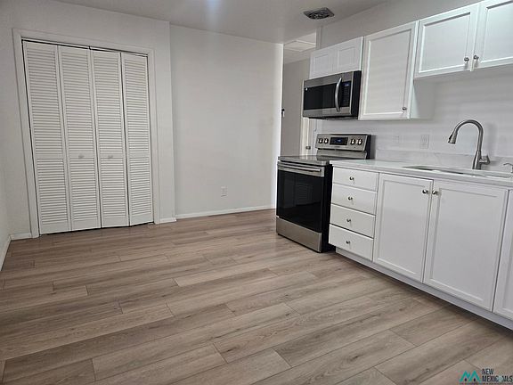 5th image of 3007 S Vassar Dr