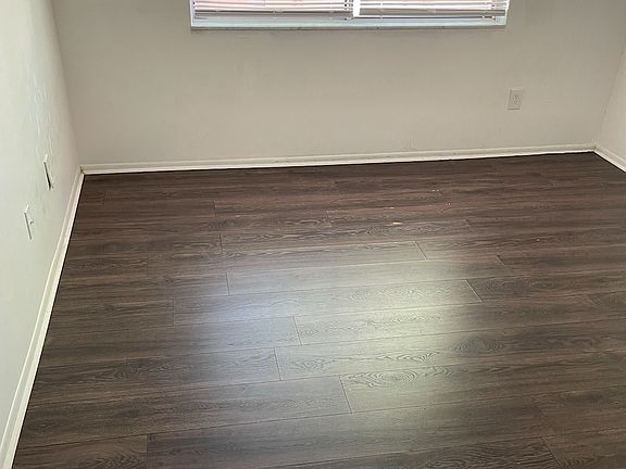 4th image of 636 Kenwick Cir