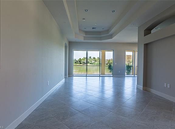 5th image of 10261 Glastonbury Cir APT 202