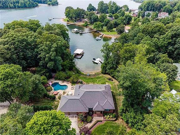3rd image of 4855 Shady Meadow Ln