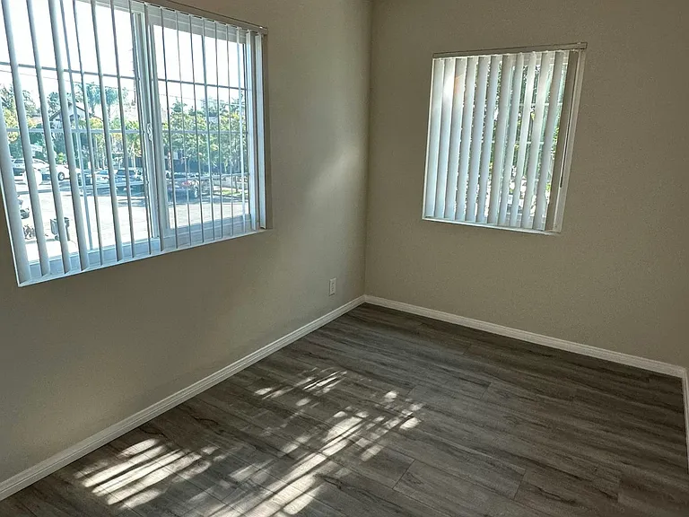 1101 Daisy Ave #2 — Photo 12