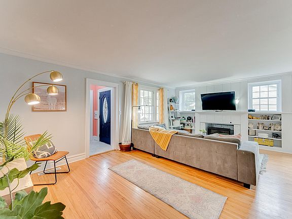 3rd image of 363 E Broadway St