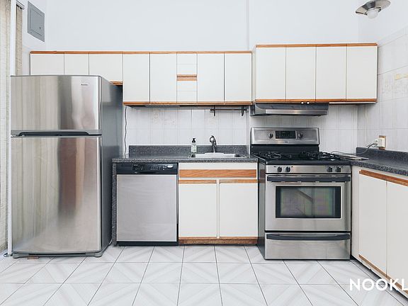 5th image of 570 Manhattan Ave #2A